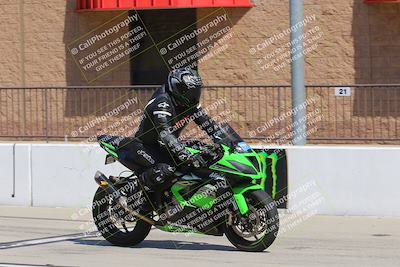 media/Aug-27-2022-Fastrack Riders (Sat) [[c588535105]]/Level 2/Session 1 Start Finish/